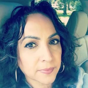 Meet your Posher, Damaris